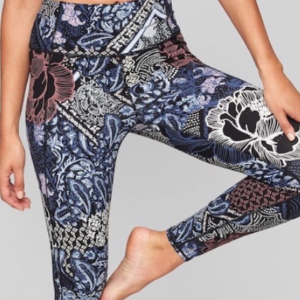 Athleta Patchwork Salutation Tight 7/8 Small